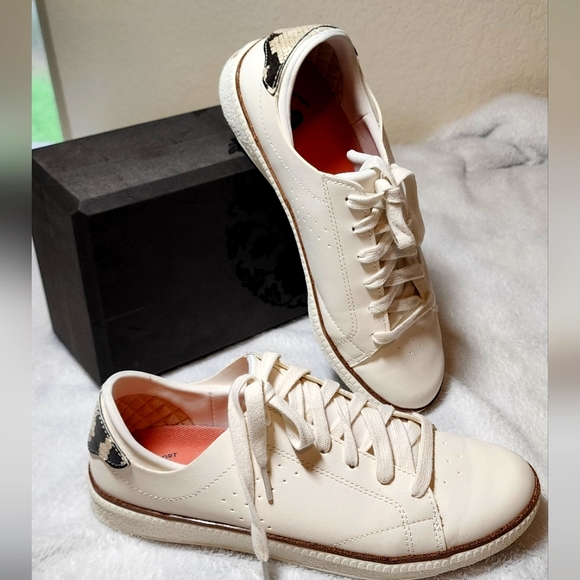 Dr. Scholl's Shoes Dr Scholls Sweet Life White Leather Sneaker